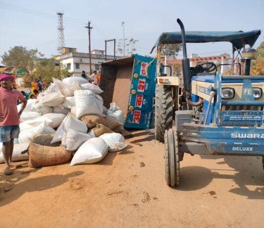 धान खरीदी: धान से भरा ट्रैक्टर पलटा, मानपुर से लालभर्री ले जाते ट्रैक्टर से किसानों को करना पड़ रहा समस्याओं का सामना…