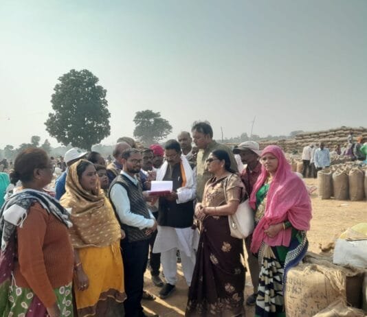 VISION TIMES : भोलाराम साहू ने किया सोसायटियों का निरीक्षण, सरकार पर लगाए वादा खिलाफी का आरोप…