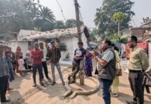 राजनांदगांव: झुग्गी बस्ती में अवैध रूप से निवासरत परिवारों को स्वयं के आवास का सपना सकार करने निगम की टीम ने दी समझाईस…