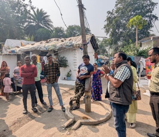 राजनांदगांव: झुग्गी बस्ती में अवैध रूप से निवासरत परिवारों को स्वयं के आवास का सपना सकार करने निगम की टीम ने दी समझाईस…