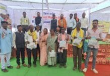 मोहला : अंबागढ़ चौकी के ग्राम भंसुला में जिला स्तरीय जन समस्या निवारण शिविर, प्रधानमंत्री आवास मेला व जागो वोटर कार्यक्रम का आयोजन…