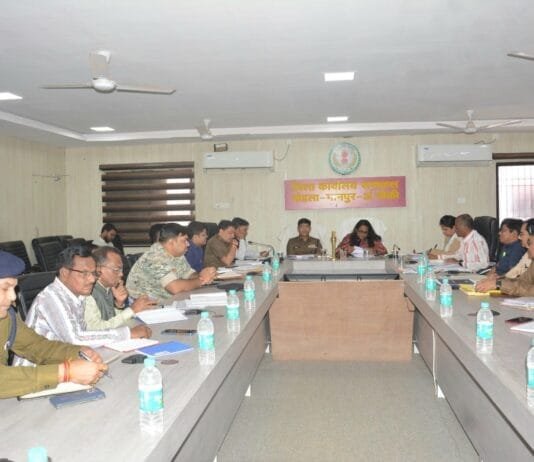 राजनांदगांव: कलेक्टर एवं पुलिस अधीक्षक ने ली कानून व्यवस्था के संबंध में अधिकारियों की बैठक…