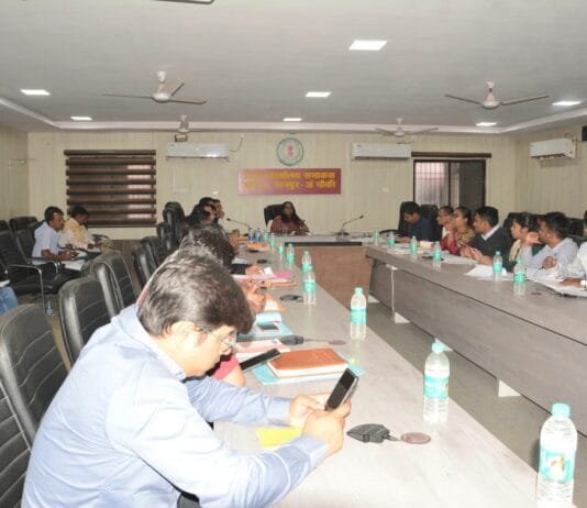 मोहला : कलेक्टर ने राजस्व अधिकारियों की बैठक लेकर लंबित राजस्व प्रकरणों की समीक्षा की…