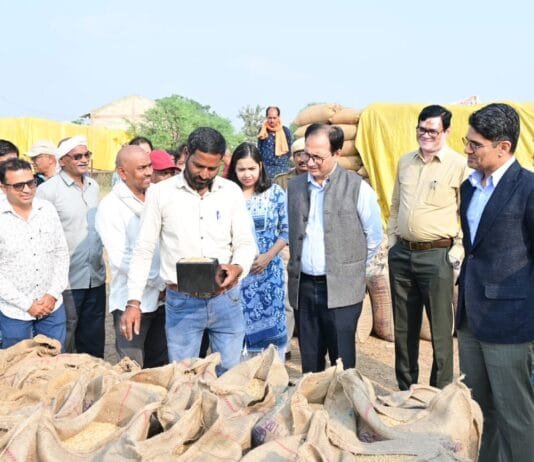 राजनांदगांव: प्रभारी सचिव ने धान खरीदी केन्द्र गठुला, बोईरडीह में जल जीवन मिशन के अंतर्गत एकल ग्राम नल जल योजना, बीपीओ सेंटर, नशा मुक्ति केन्द्र एवं प्रोजेक्ट त्रिनेत्र कंट्रोल रूम का किया अवलोकन…