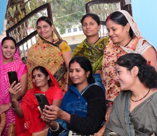 राजनांदगांव : महतारी वंदन योजना से महिलाओं के चेहरे पर आत्मविश्वास एवं आत्मनिर्भरता की झलकी खुशी…