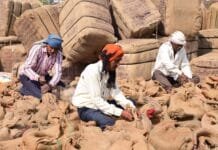 राजनांदगांव: धान उपार्जन केन्द्र से मिलर्स एवं ट्रांसपोटर्स द्वारा धान का उठाव लगातार जारी…