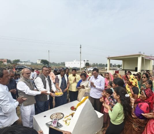 राजनांदगांव: चिखली में कर्मा भवन का सामाजिक बंधुओं की उपस्थिति में महापौर ने किया लोकार्पण…