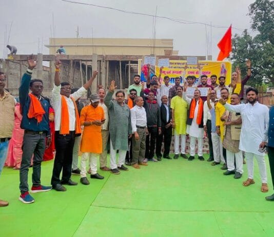 बंग्लादेश में हिंदुओं की हत्या,संतो की गिरफ्तारी के विरोध में सर्व हिन्दू समाज का बालोद में आक्रोश रैली…