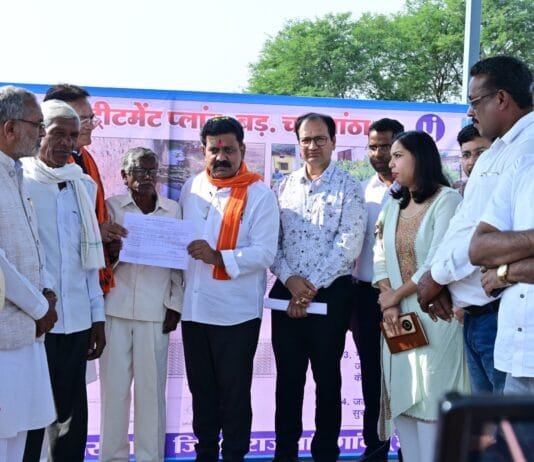 राजनांदगांव : उप मुख्यमंत्री विजय शर्मा ने ग्राम बडग़ांव चारभाठा के अमृत सरोवर में सियान सदन का किया लोकार्पण…