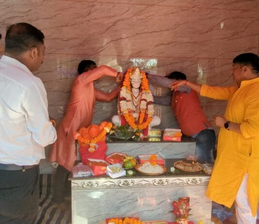 राजनांदगांव: पुलिस चौकी चिखली परिसर में श्री दक्षिणेश्वर हनुमान मंदिर की स्थापना…