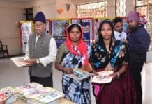 राजनांदगांव : कलेक्टोरेट आने वाले आगंतुकों ने फोटो प्रदर्शनी का अवलोकन कर की तारीफ…