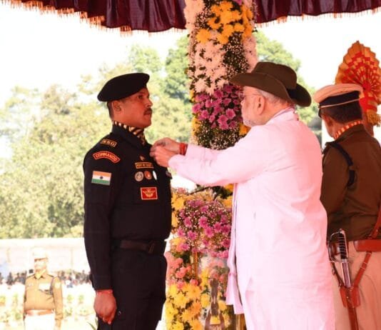 मोहला : सम्मान: सीमा सशस्त्र बल के 61वीं वर्षगांठ पर नक्सल ऑपरेशन में अदम्य साहस के लिए मिला वीरता पदक पुरुस्कार…