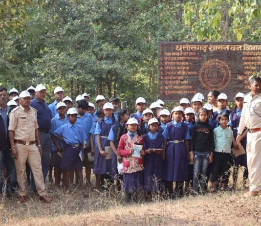 मोहला : वन विभाग द्वारा वन चौपाल पौधा वितरण, वन मितान जागृति एवं वन संगोष्ठी का आयोजन किया गया…