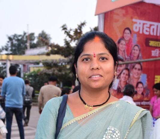 राजनांदगांव : महतारी वंदन योजना एक उपहार,ललिता तीज-त्यौहार में खरीद रही अपनी पसंद का सामान…