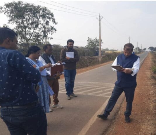 राजनांदगांव : उपमुख्यमंत्री विजय शर्मा के निर्देशानुसार मुख्य अभियंता एवं राज्य गुणवत्ता नियंत्रक द्वारा ग्रामीण सड़कों का किया गया औचक निरीक्षण…