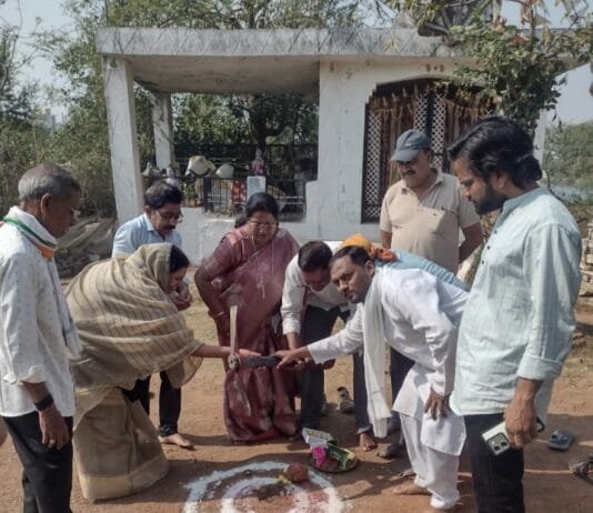 राजनांदगांव : वार्ड नं. 7 में शीतला मंदिर के पास सीमेंट कांक्रिट रोड निर्माण के लिये महापौर ने किया भूमि पूजन…