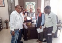 राजनांदगांव : सोसायटियों में धान जाम होने के संबंध में प्राधिकृत अधिकारी कलेक्टर से मिले…