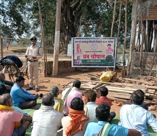 राजनांदगांव : मुख्यमंत्री का संदेश विष्णु की पाती वन चौपाल में ग्रामीणों को पढ़कर सुनाया गया…