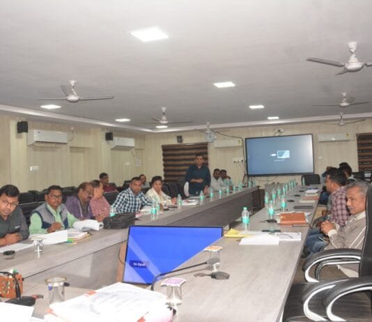 मोहला : कलेक्टर ने जल जीवन मिशन के कार्यों की समीक्षा की, ठेकेदारों को दिए समय सीमा में कार्य पूर्ण करने के निर्देश…