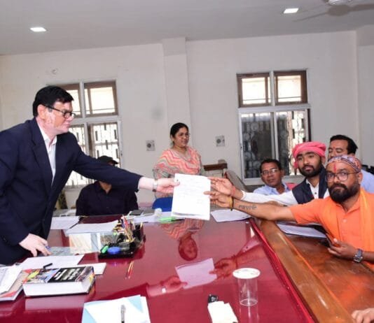 राजनांदगांव: महापौर पद के लिए सेनेटाइजर वाले भैया महेंद्र जँघेल ने जोहार छत्तीसगढ़ पार्टी से नाम निर्देशन फार्म किया जमा…