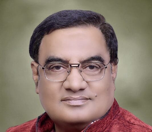 राजनांदगांव: वरिष्ठ पत्रकार कमलेश स्वर्णकार AAP से महापौर प्रत्याशी, जारी घोषणा पत्र शहरवासियों को लुभा रहा…