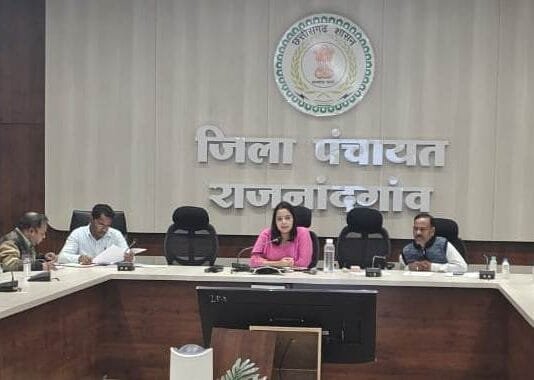 राजनांदगांव: सीईओ जिला पंचायत ने पंचायत एवं ग्रामीण विकास विभाग द्वारा संचालित विभिन्न योजनाओं एवं कार्यक्रमों के क्रियान्वयन एवं प्रगति की विस्तृत समीक्षा की…