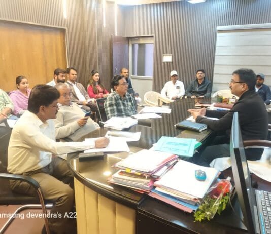 राजनांदगांव : आगामी स्थानीय निर्वाचन को ध्यान मंे रखकर निर्माण कार्य में तेजी लाकर गुणवत्ता के साथ समय सीमा में पूर्ण करने दिये निर्देश…