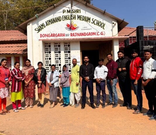 राजनांदगांव : स्वामी आत्मानंद विद्यालयों के शिक्षकों एवं कर्मचारियों द्वारा काली पट्टी बांधकर किया विरोध प्रदर्शन…