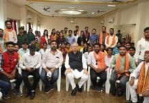 राजनांदगांव : विधानसभा अध्यक्ष डॉ रमन सिंह को राजनांदगांव में स्पोर्ट्स यूनिवर्सिटी स्थापना के लिए छात्र युवा मंच ने मांग पत्र दिया…