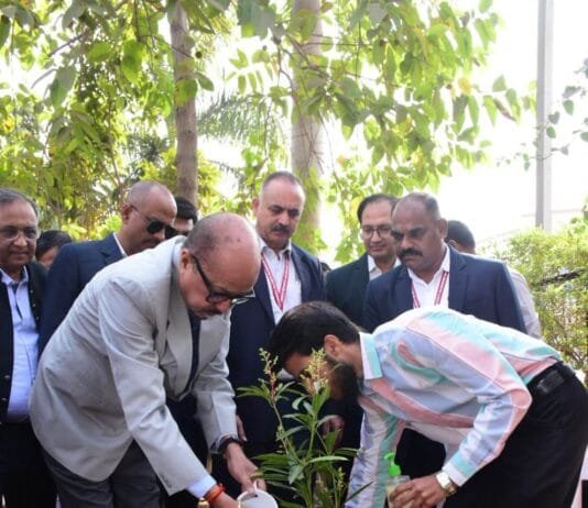 राजनांदगांव: राज्यपाल ने छत्तीसगढ़ डेंटल कॉलेज एवं रिसर्च इंस्टीट्यूट सुंदरा परिसर में एक पेड़ माँ के नाम अभियान के तहत किया पौधरोपण…