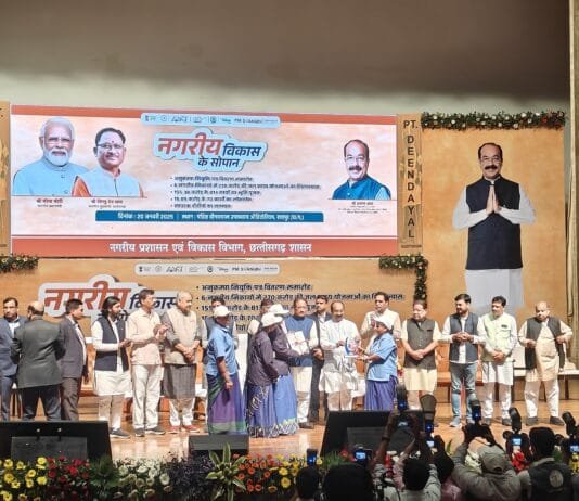 राजनांदगांव : मुख्यमंत्री एवं नगरीय प्रशासन मंत्री ने नगर निगम के 10 आश्रितों को अनुकंपा नियुक्ति आदेश सौंपा…