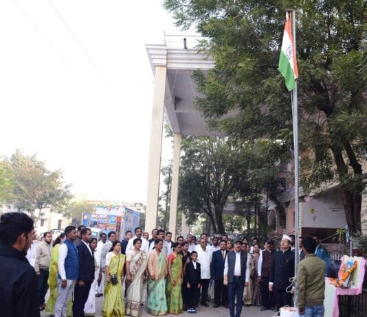 राजनांदगांव : कलेक्टर ने संयुक्त जिला कार्यालय में किया ध्वजारोहण…