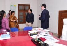 राजनांदगांव : वार्ड के मतदान केन्द्रों तथा निर्वाचक कंट्रोल रूप का किया अवलोकन…