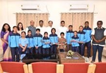 राजनांदगांव : छत्तीसगढ़ हॉकी के अध्यक्ष फिरोज अंसारी के नेतृत्व में खेल मंत्री से मिले पटरी पार क्षेत्र के हॉकी खिलाड़ी…