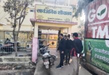 राजनांदगांव : सफाई का हाल जानने आयुक्त सुबह सनसिटी, पुराना बस स्टैण्ड, जी.ई.रोड में भ्रमण कर बस स्टैंड में कचरा फैलाने पर की कार्यवाही…