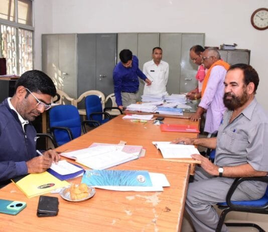 राजनांदगांव : आज महापौर पद हेतु 3 एवं पार्षद पद हेतु 36 अभ्यर्थियों ने नाम निर्देशन पत्र प्राप्त किया…