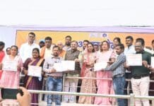 मोहला : प्रधानमंत्री आवास योजना के हितग्राहियों को सांसद संतोष पांडे ने सम्मानित किया…