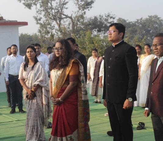 मोहला : कलेक्टर तुलिका प्रजापति ने कलेक्टोरेट में ध्वजारोहण किया…