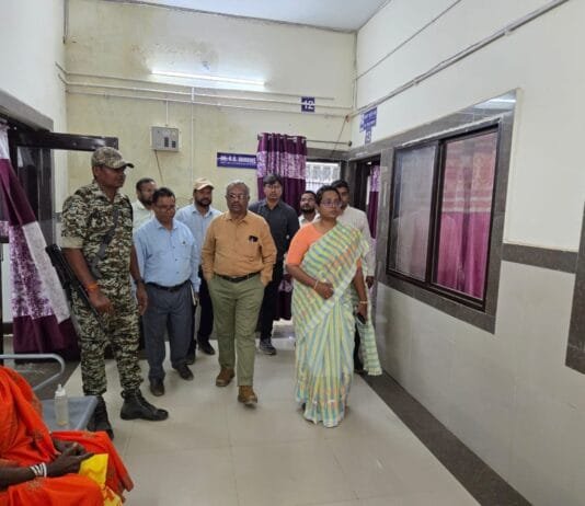 मोहला : कलेक्टर ने अंबागढ़ चौकी में विभिन्न संस्थाओं का किया निरीक्षण…