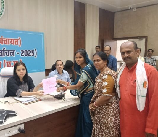 राजनांदगांव: किरण रविन्द्र वैष्णव जिला पंचायत सीईओ ने सौंपा प्रमाण पत्र…