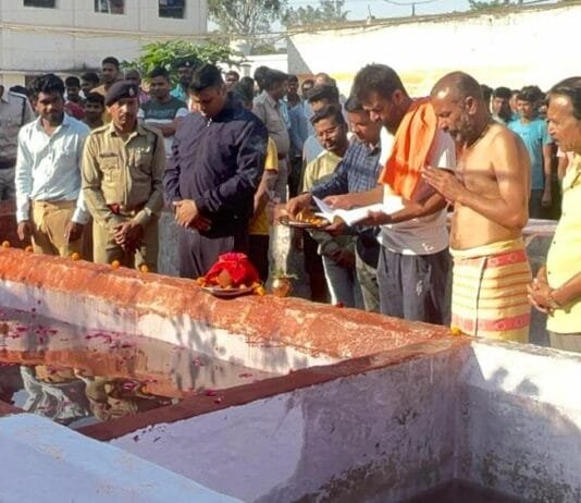 राजनांदगांव: जेल में निरूद्ध 358 बंदियों ने प्रयागराज से लाए गंगा जल की पूजा-अर्चना की एवं किया स्नान…