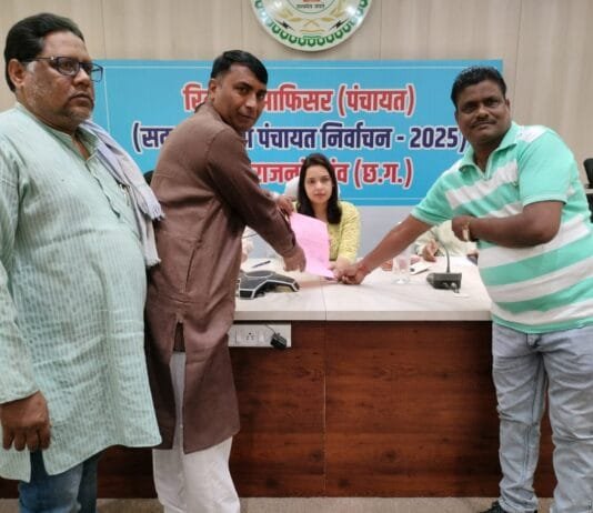 राजनांदगांव: महेंद्र यादव ने लगातार तीसरी बार विजय हासिल किया जिला पंचायत सीईओ ने निर्वाचन प्रमाण पत्र किया प्रदान…