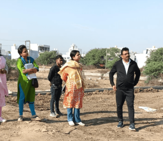 राजनांदगांव: पत्रकार कालोनी में मूलभूत सुविधा रोड, नाली निर्माण तथा पाईप लाईन विस्तार कार्य प्रगति का आयुक्त विश्वकर्मा ने किया निरीक्षण…