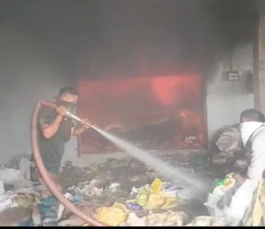 बिग ब्रेकिंग: शंकरपुर बोरी गोदाम में लगा आग, मौके पर चिखली पुलिस और फायर ब्रिगेड की टीम पहुंची…