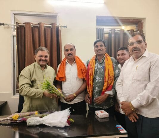 राजनांदगांव : सरपंच निर्वाचित होते ही दीनदयाल साहू ने सांसद से किया सौजन्य मुलाकात…