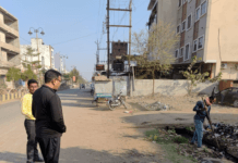 राजनांदगांव: निरीक्षण के दौरान नाली के उपर बिल्डिंग मटेरियल रखने पर नोटिस जारी करने कहा…