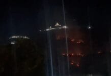 राजनांदगांव: डोंगरगढ़ मां बमलेश्वरी मंदिर स्थित पहाड़ के जंगल में लगा भीषण आग, रेस्क्यू ऑपरेशन जारी…