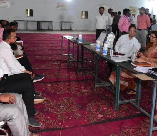 राजनांदगांव : प्रेक्षक जयश्री जैन तथा कलेक्टर संजय अग्रवाल ने मतदान पश्चात अभ्यर्थियों एवं अभिकर्ताओं की बैठक लेकर संवीक्षा की…