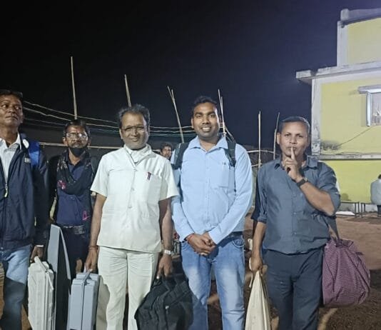 राजनांदगांव : शांतिपूर्ण एवं सफलतापूर्वक मतदान संपन्न कराने के बाद मतदान दलों की सकुशल वापसी…