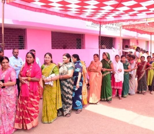 राजनांदगांव : जिले में दोपहर 2 बजे तक 55.11 प्रतिशत हुआ मतदान…